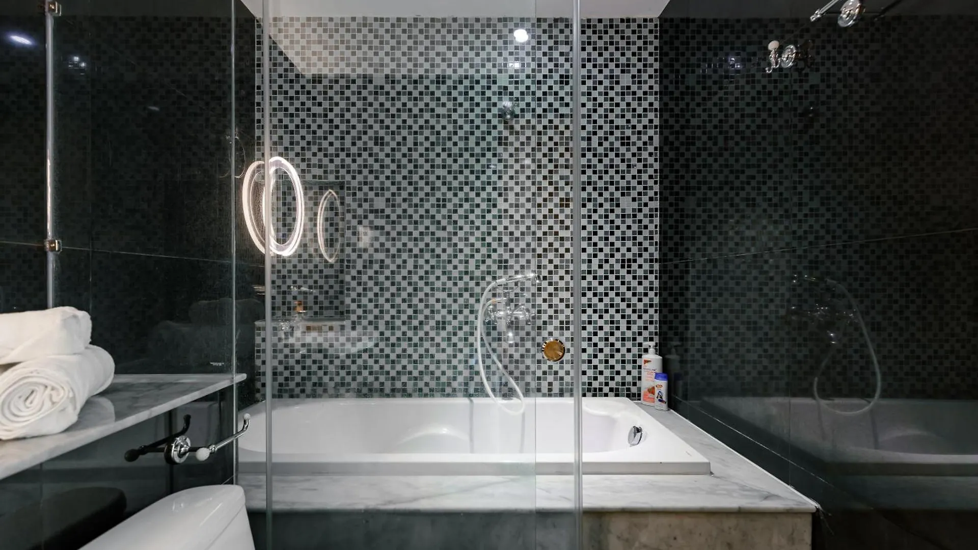 Salute De Leman - Luxury Apartment Distrist 3 Ho Chi Minh City