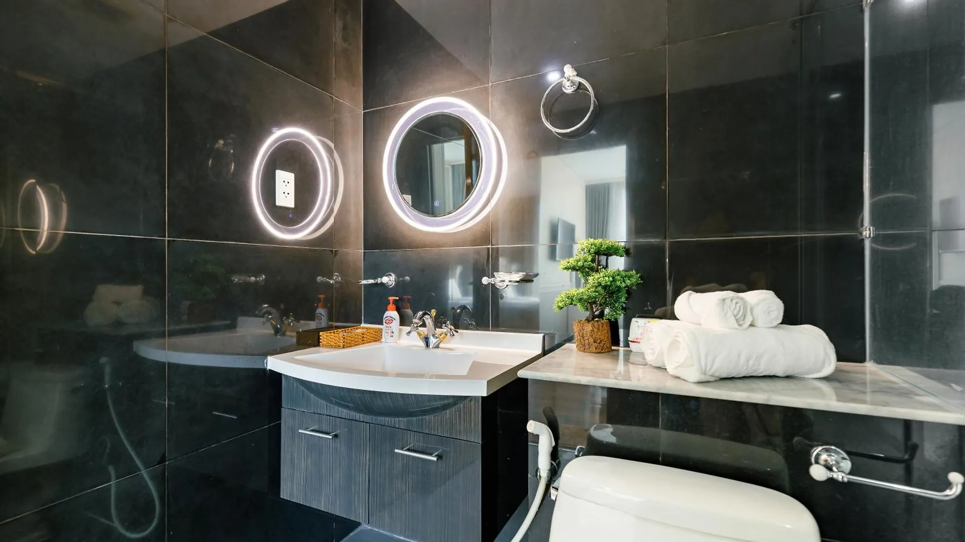 Salute De Leman - Luxury Apartment Distrist 3 Ho Chi Minh City